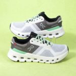 On Cloudrunner 2 Glacier Sage