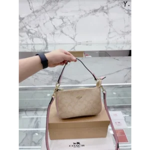 Classy Coach Handbag For Women (J1919)