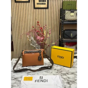 Luxurious Fendi Handbag For Women (CSO2338)
