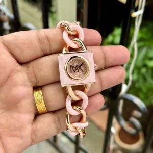 Trendy Michael Kors Watch For Women (SOS591)