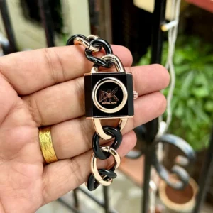 Trendy Michael Kors Watch For Women (SOS592)