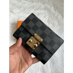 Trendy Louis Vuitton Wallet For Women (J2362)
