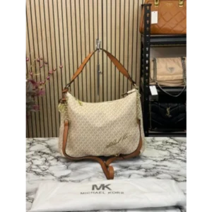 Luxurious Michael Kors Handbag For Women (CSO2359)