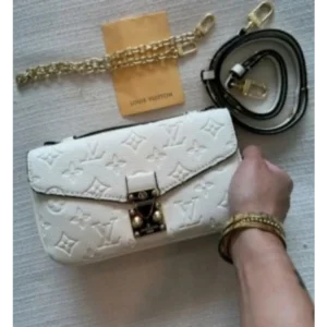 Imported Louis Vuitton Handbag (J2744)