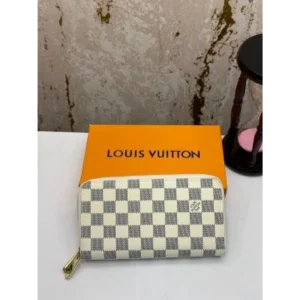 Trendy Louis Vuitton Wallet For Women (J2426)