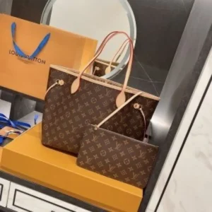 Luxurious Louis Vuitton Handbag For Women (CSO2288)