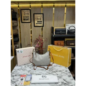 Classy Michael Kors Handbag For Women (J1889)