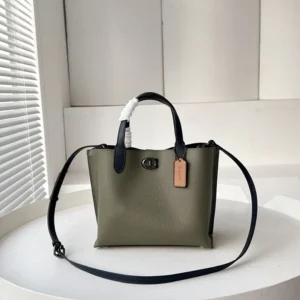 Trendy Coach Handbag For Women (FT2697)
