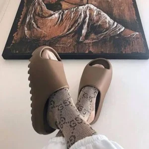 Trendy Adidas Yeezy Slide Earth Brown For Men (SOH368)