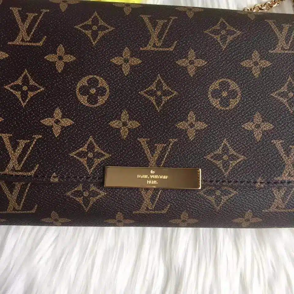 1st-copy-louis-vuitton-lv-monogram-sling-bag-13877458337858-ecc90f9f.jpeg.webp