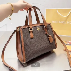 Trendy Women’s Michael Kors Hand Bag