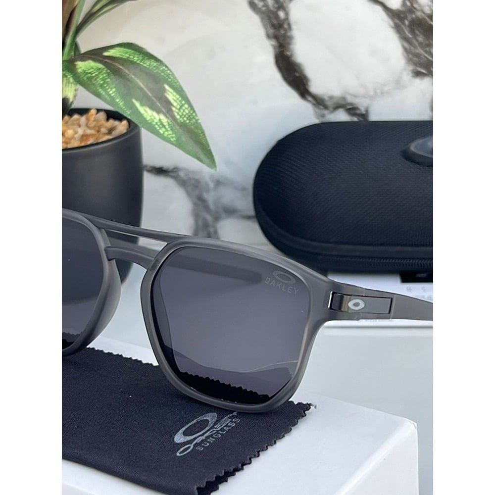 Oakley-Sunglasses-For-Men-Black-1.jpg