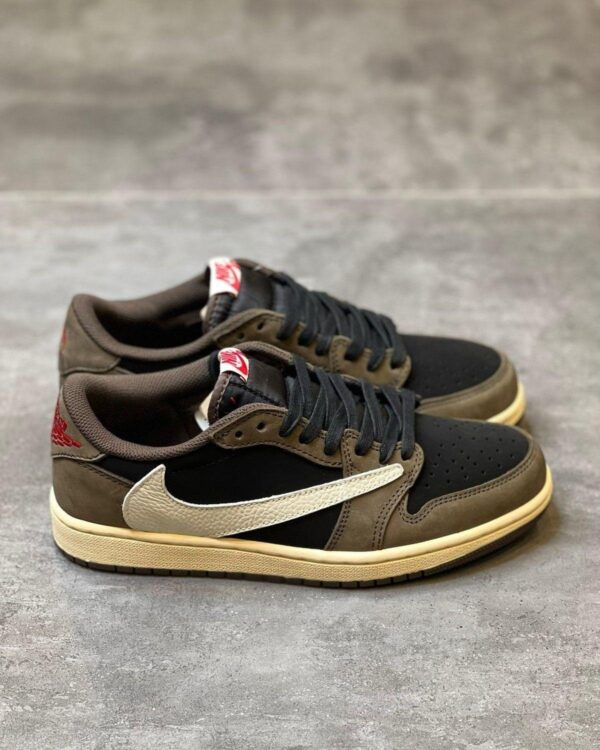 Travis Scott Air Jordan 1 Low OG Dark Mocha Semi UA