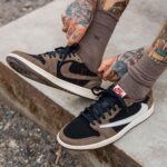 Travis Scott Air Jordan 1 Low OG Dark Mocha Semi UA