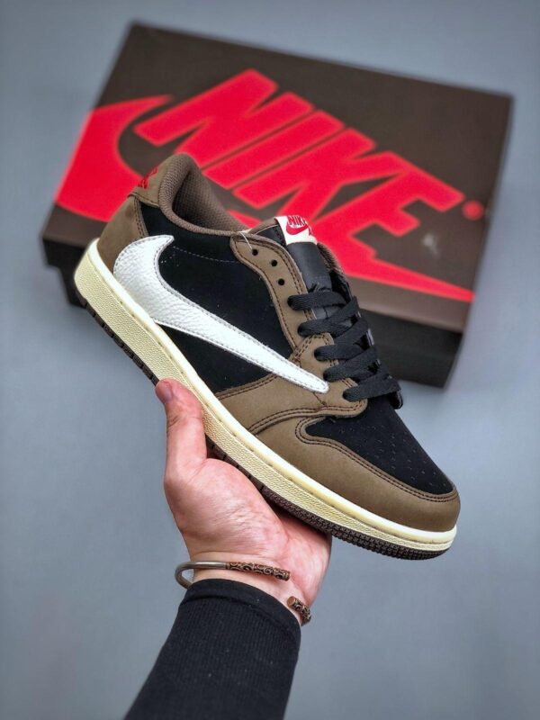 Travis Scott Air Jordan 1 Low OG Dark Mocha Semi UA