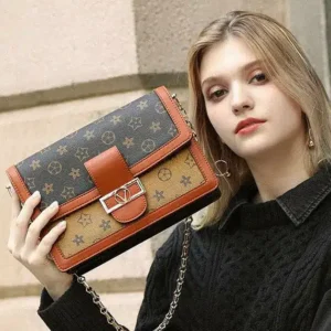 Vuitton Dauphine Very Premium Shoulder Bag