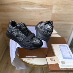 Burberry London Sneakers 7A First Copy