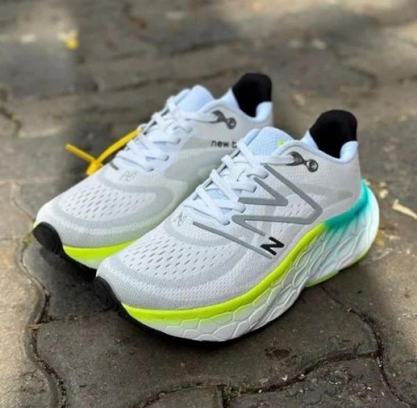 New Balance Fresh Foam More V4