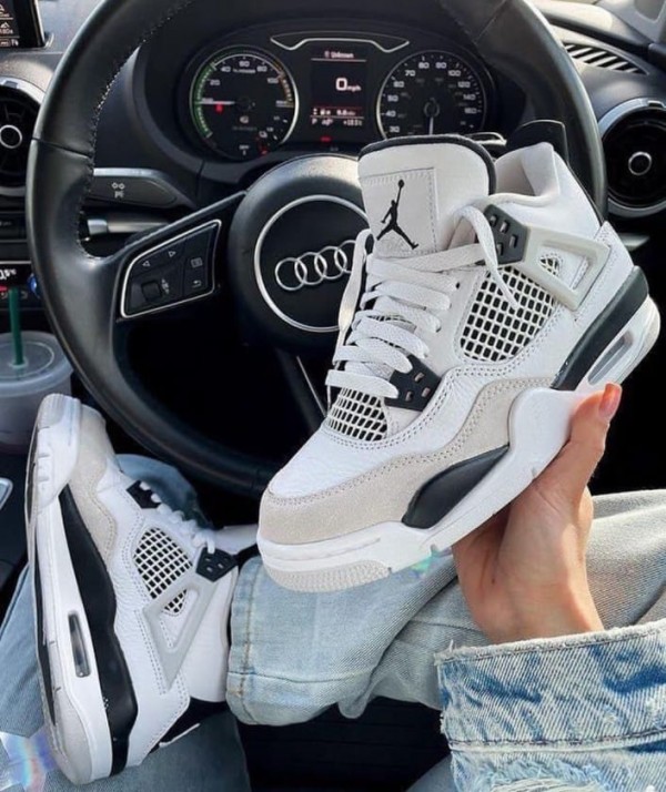 Nike SB Air Jordan 4 Military Black