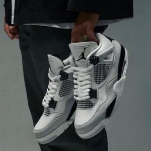 Nike SB Air Jordan 4 Military Black