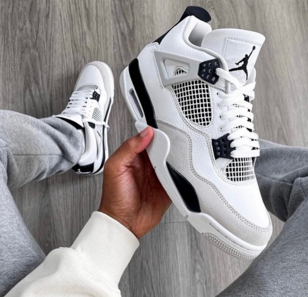 Nike SB Air Jordan 4 Military Black