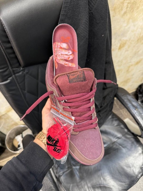 Nike SB Dunk Low City Of Love (2)