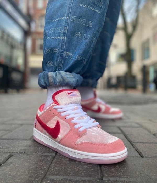 Nike SB Dunk Low StrangeLove First Copy
