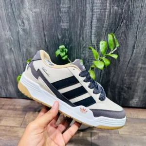 Adidas Originals Cream Black Casual Low Sneakers For Men (LAZ449)