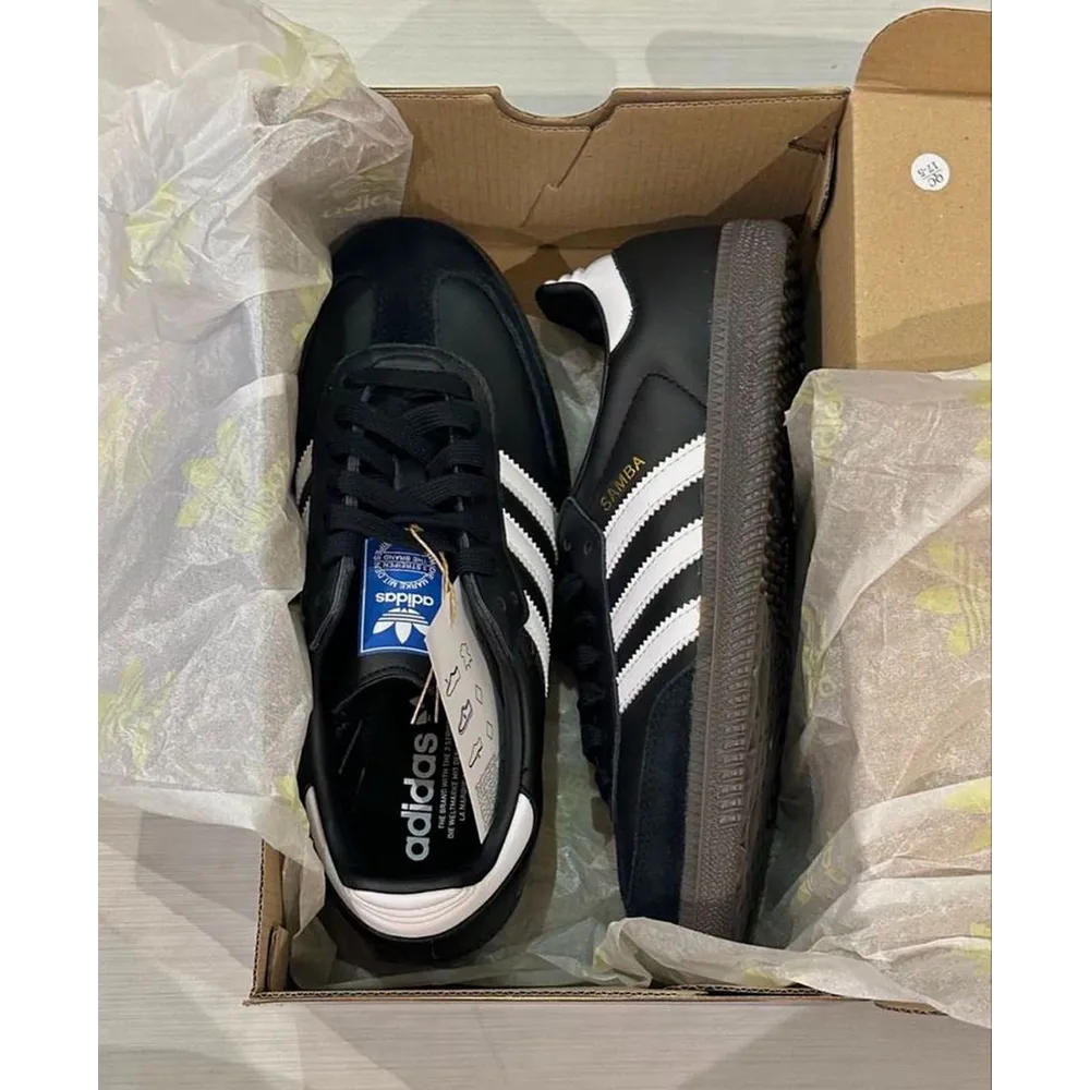 adidas-samba-black-gum-shoes-for-men-laz310-1.webp