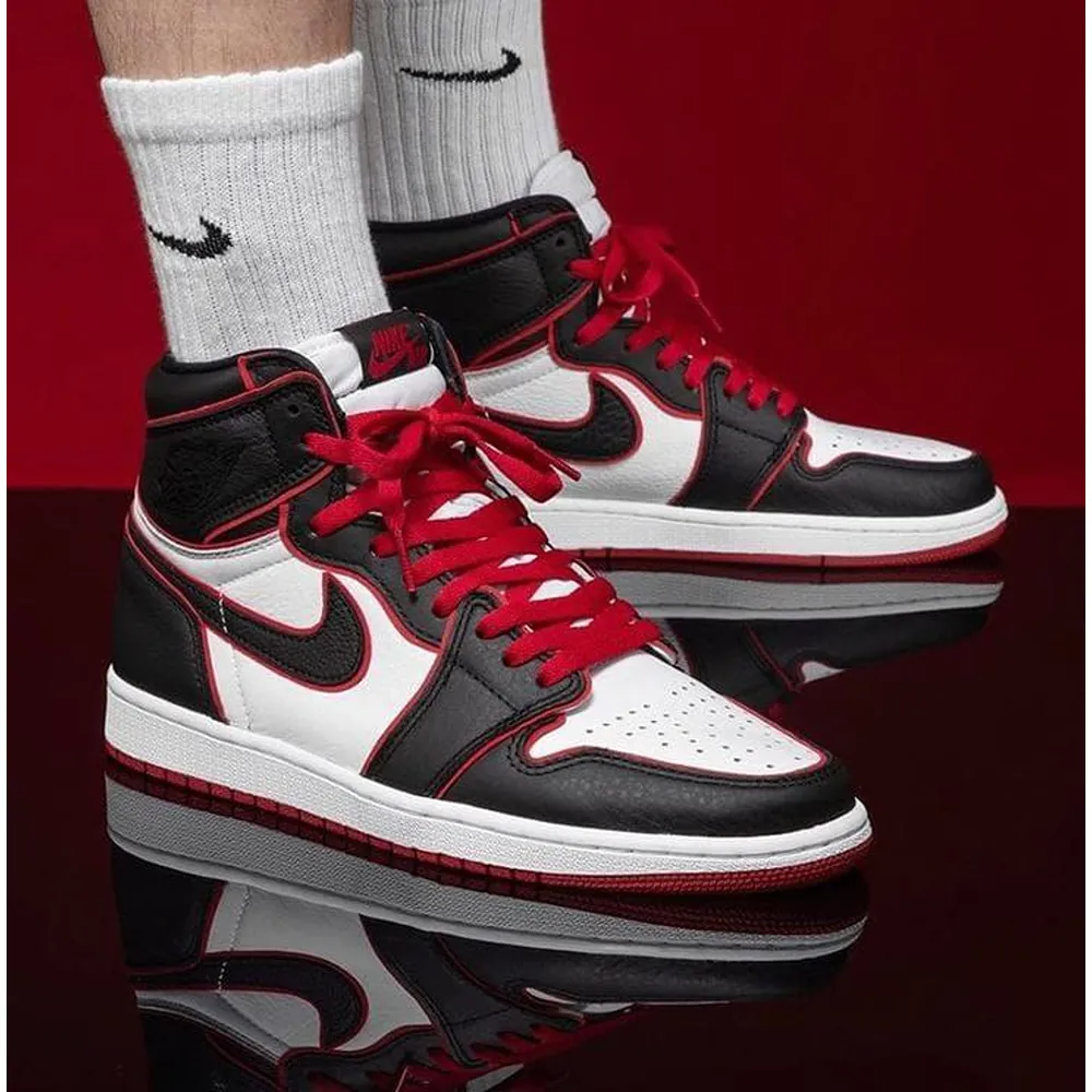 air-jordan-retro-1-bloodline-shoes-for-men-bot61-3.webp