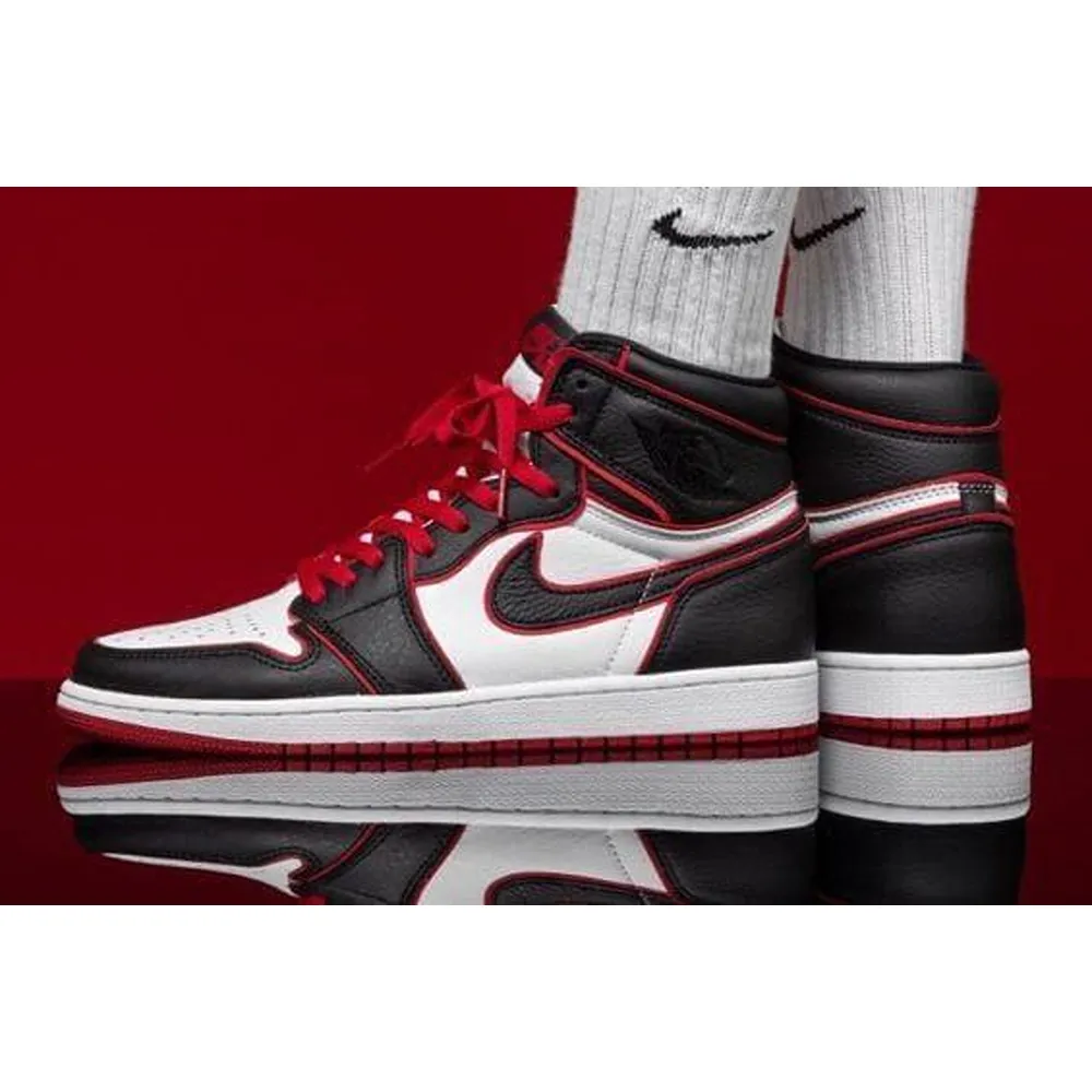 air-jordan-retro-1-bloodline-shoes-for-men-bot61-7.webp