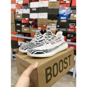 Stylish Adidas Yeezy 350 Boost Zebra Shoes for Men (SW4752)