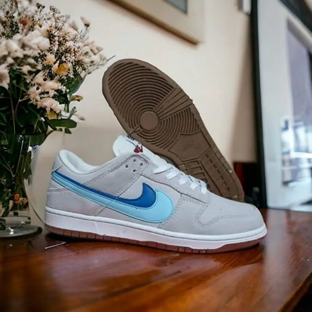 stylish-nike-sb-dunk-low-85-white-shoes-for-men-ll600-1.webp