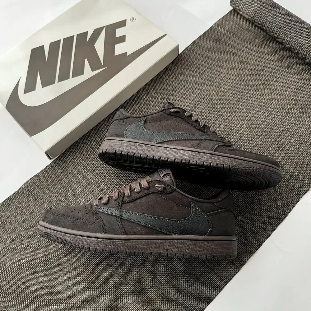 travis-scott-x-air-jordan-1-retro-shoes-for-men-sz72-1.webp
