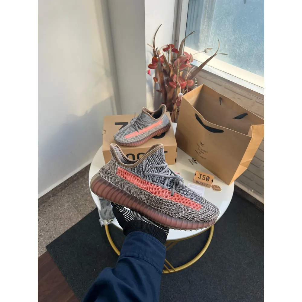 First Copy Adidas Yeezy 350 V2 Ash Stone Shoes For Men (CSO1878) First Copy Adidas Yeezy 350 V2 Ash Stone Shoes For Men (CSO1878)
