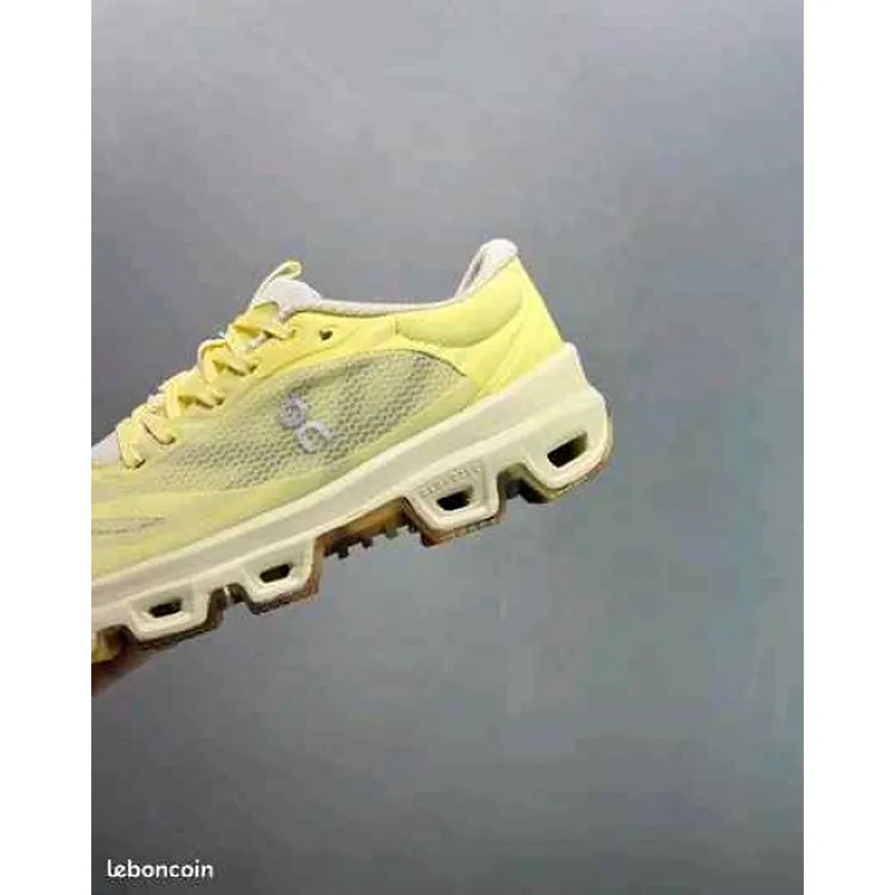 First Copy On Running Cloud Venture X Loewe Yellow Tan Grey Shoes For Men (BSF1049)