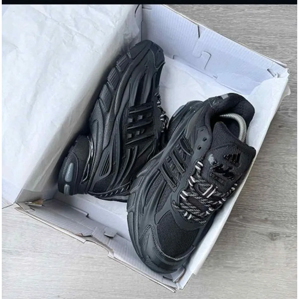 First Copy The Pharrell X Adidas Virginia Adistar Jellyfish Black Shoes For Men (FT1216)