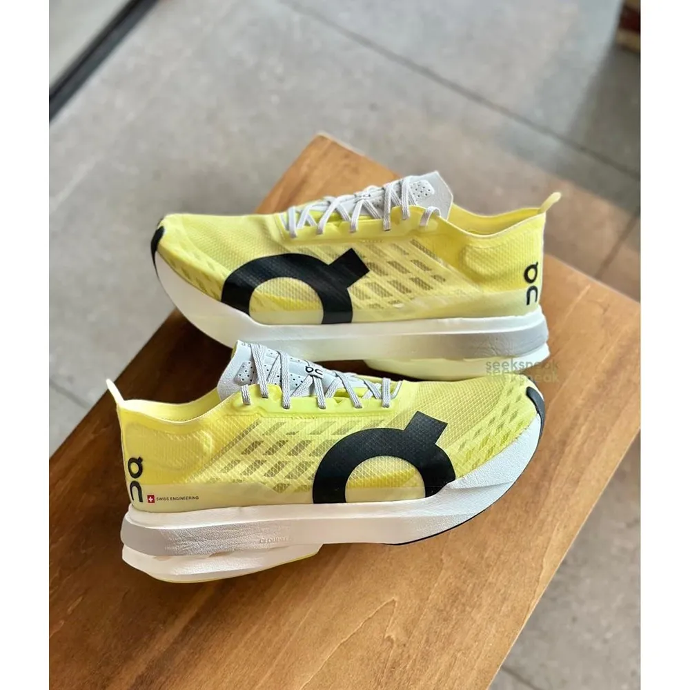 Premium On Cloudboom Strike Limelight Shoes For Men (LAB1463)