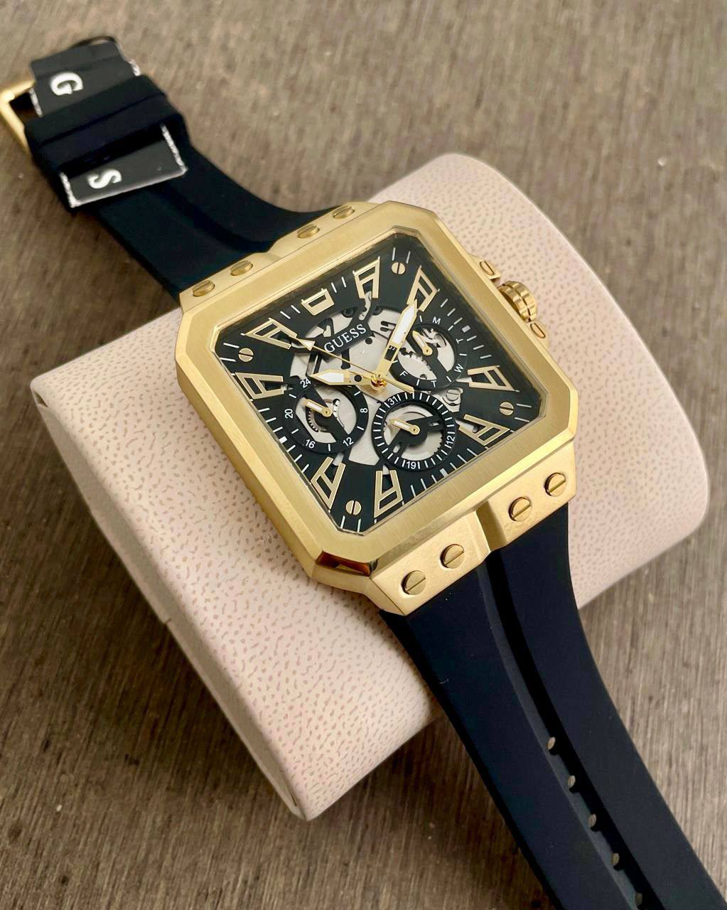 GUESS MEN’S GW0637G2 GUESS MEN’S GW0637G2